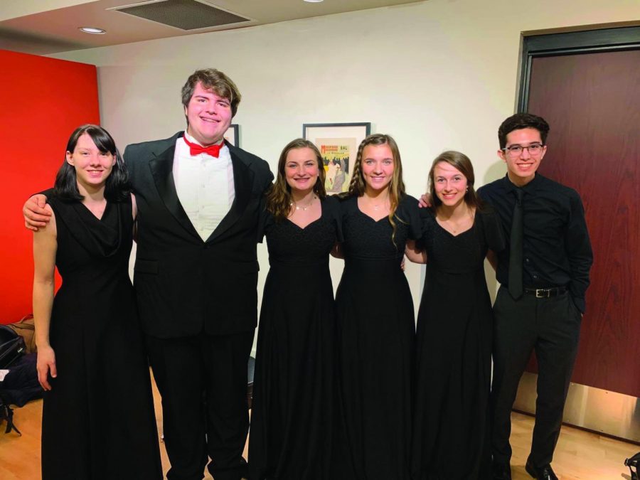 Six LHS choir students find time to meet up during All-State Choir in Nampa, idaho. Photo courtesy of Kari Wilsey. 