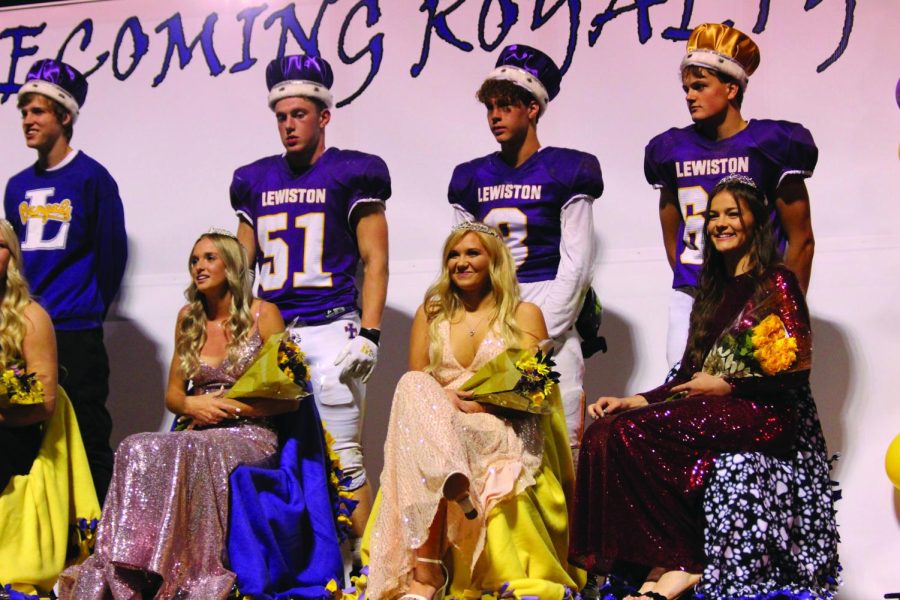 Graduating class reflects back on royalty